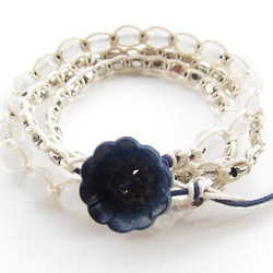 wrap bracelet (deep blue flower, white jade) 1枚目の画像