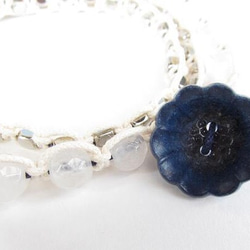 wrap bracelet (deep blue flower, white jade) 3枚目の画像