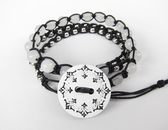 wrap bracelet (black ornament, white jade) 1枚目の画像