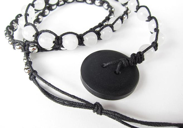 wrap bracelet (black ornament, white jade) 3枚目の画像