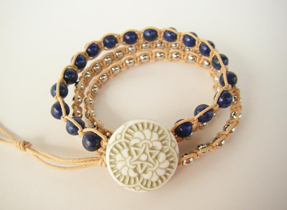 wrap bracelet (green flower, lapis lazuli) 1枚目の画像