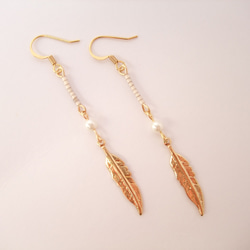 feather earrings 1枚目の画像