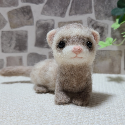 羊毛フェルト　　フェレット 羊毛フェルト フェレット 2種 置物 | トイロ｜水引・羊毛