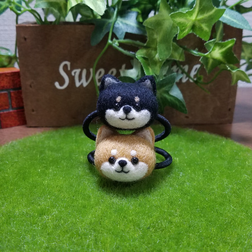 (^-^)様柴犬　髪ゴム　オーダー　ハンドメイド　羊毛フェルト　ぬいぐるみ 受注制作】髪ゴム ヘアゴム 羊毛フェルト 柴犬 黒柴 雑貨・その他