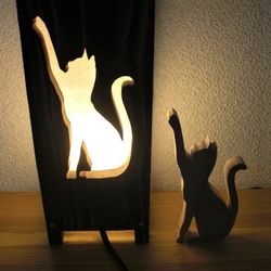 行灯　猫・肉球切抜き　肉球散歩　猫の足跡　LED照明　明かり　焼杉　和紙　調光機器は不可 2枚目の画像
