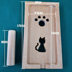 携帯スタンド　スマホスタンド　猫　肉球　クリアー塗装　75*150サイズ　　縦置き　斜め置き 10枚目の画像