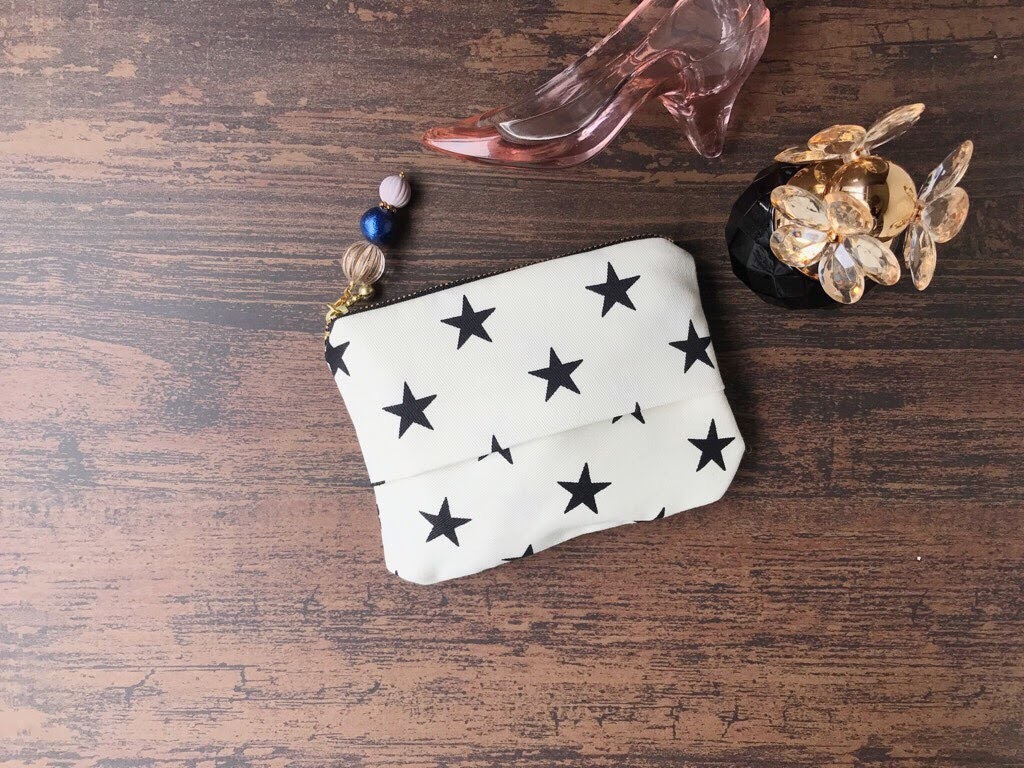 【未使用品タグ付き】完売品　ラドロー リス　ティッシュケース付きポーチ　ネイビー 未使用品タグ付き】 ラドロー リス ティッシュケース付きポーチ