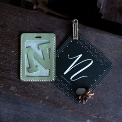 字母證件套【掛頸繩版】H-N。手縫皮革材料包。 第1張的照片