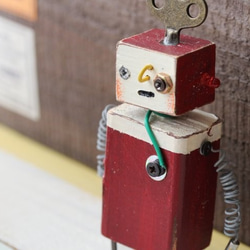 木製ロボット(赤) 2枚目の画像