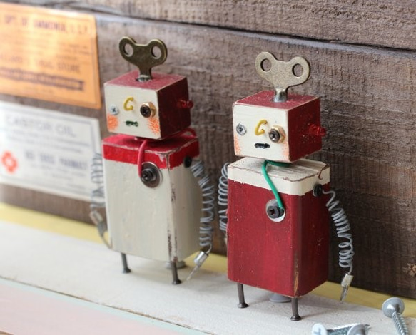 木製ロボット(赤) 6枚目の画像