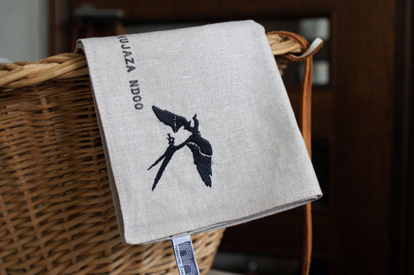 つばめ swallow/リネンクロス～幸せを呼ぶ鳥～強く美しい翼に願いを～⁂送料無料⁂ 4枚目の画像