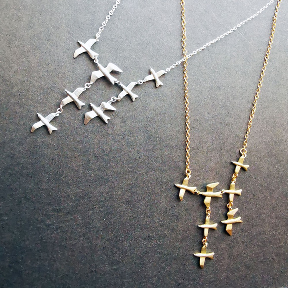 鳥の群れネックレス/銀色～７羽が舞う　美しい鳥の旅立ち～ギフト＊自分へのご褒美に＊受注・送料無料 7枚目の画像