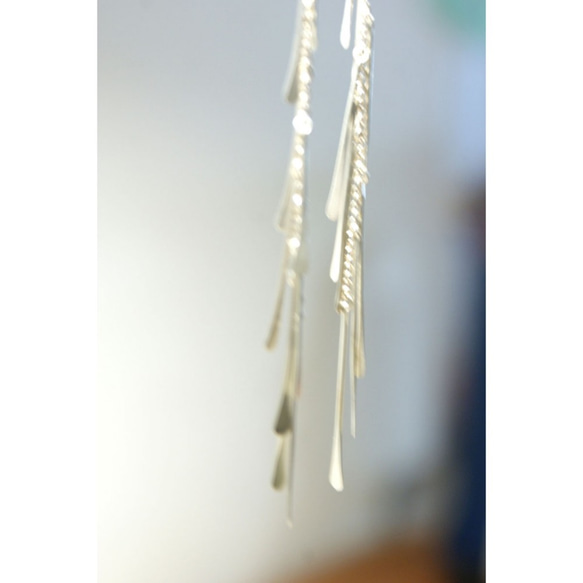 鈴なりピアス～たおやかに耳元で揺れる～シャープ＆クール～総シルバー＊*ギフト*＊自分へのご褒美に～受注製作・送料無料 6枚目の画像