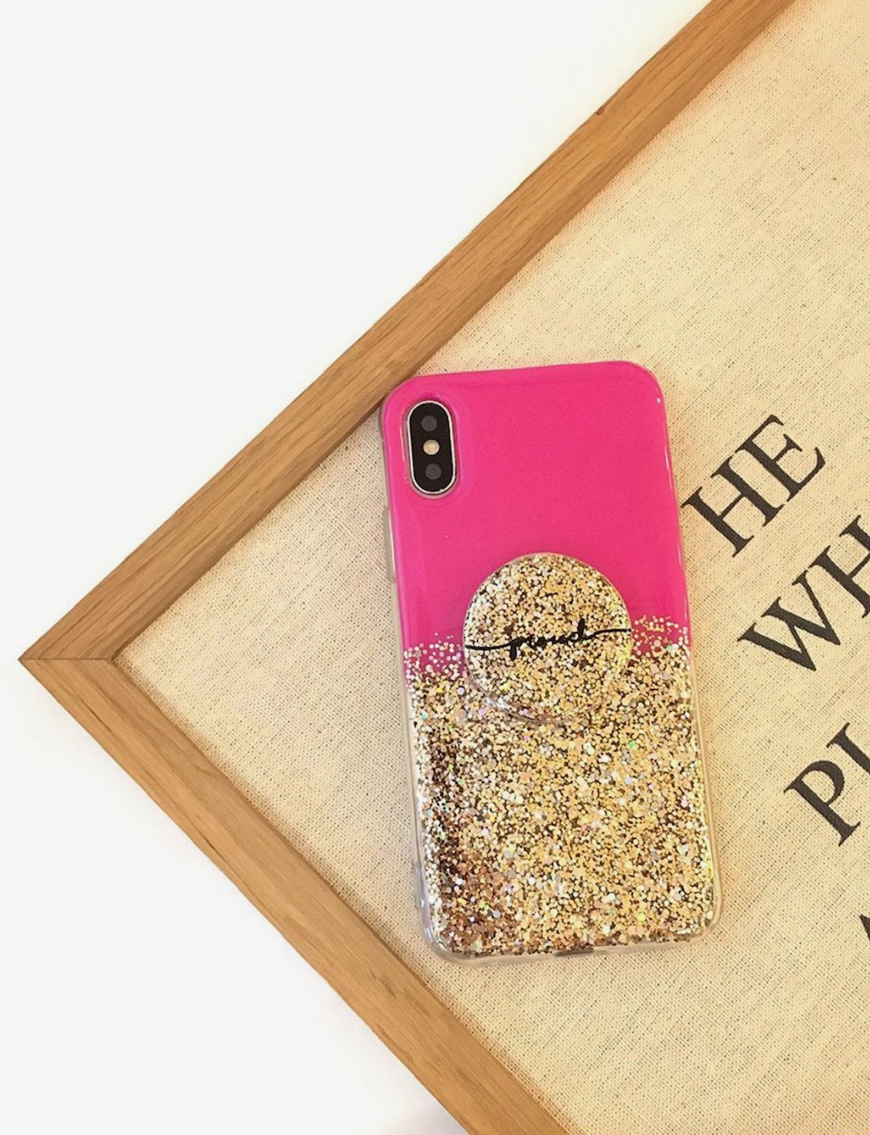 受注生産　グリップ付き　スマホ落下防止　あなただけのイニシャルやロゴが入れられるスマホケース