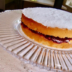 ヴィクトリアサンドイッチケーキ　18cm　（国産バター・国産小麦粉使用） 1枚目の画像