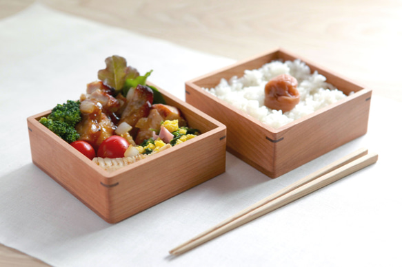 桜の木のお弁当箱 正方形 二段 弁当箱・ランチボックス new valley