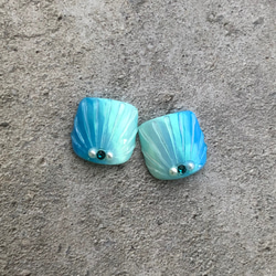 夏ネイル 人魚の鱗 フットネイルチップ 定番 涼しげデザイン ブルーネイル オーロラネイル 1枚目の画像