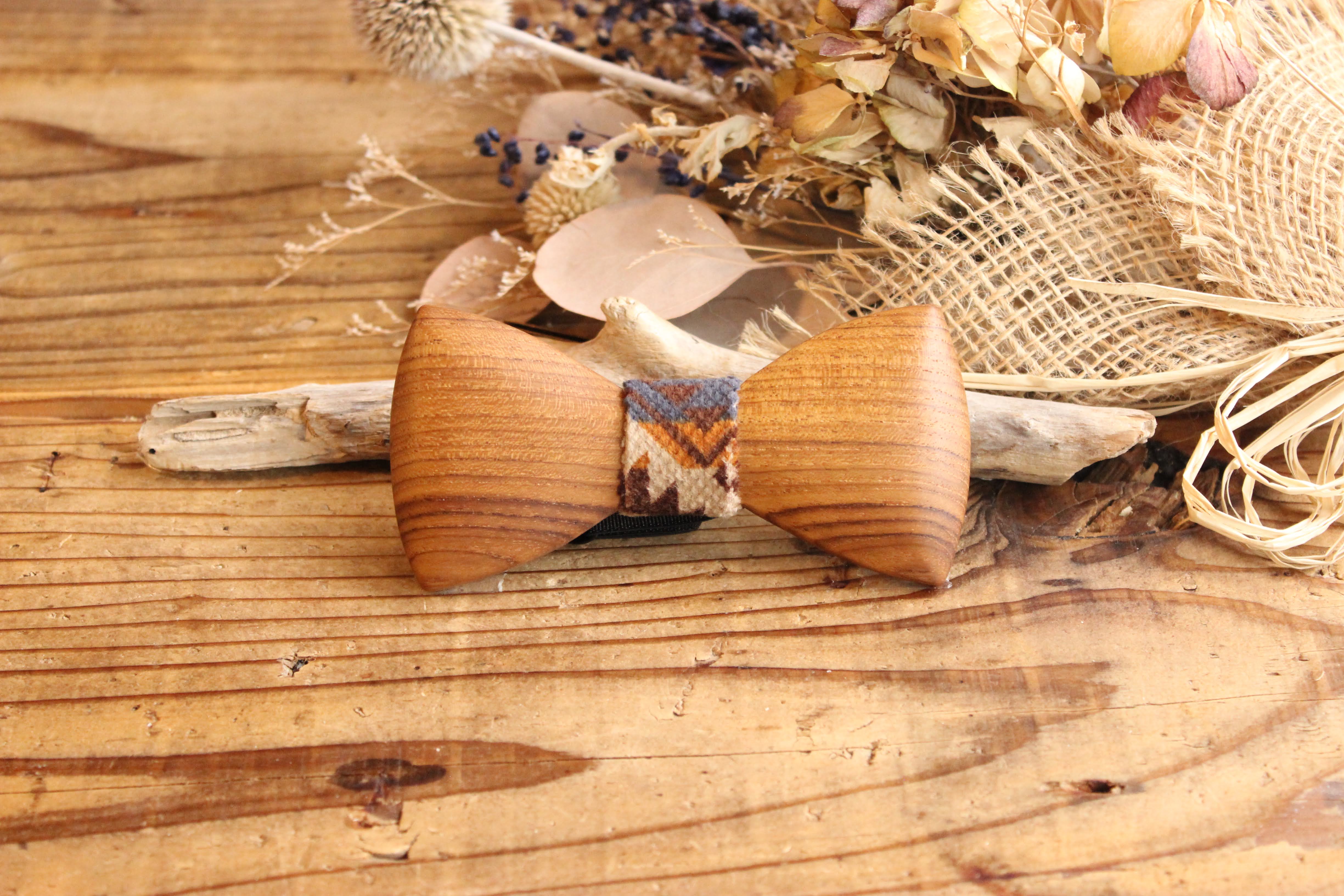 木製蝶ネクタイ　素材:チーク