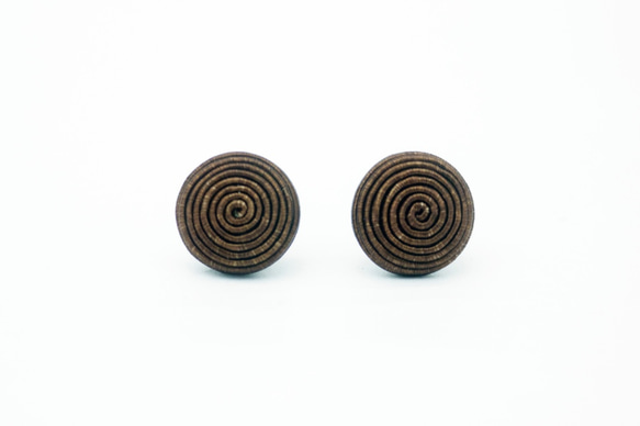 Circle dot 棕色漩渦 織布 不鏽鋼耳針 耳環 耳夾 186 第1張的照片