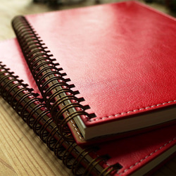 年静かなA5模造シープスキンコイルブック（専用紙 - ペン特殊紙） - 赤い表紙 1枚目の画像