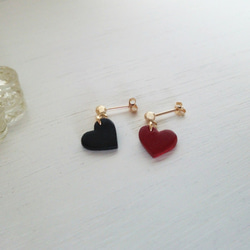 14k gold filled small heart earrings（釘狀耳環） 【Dark red×Black】 第5張的照片