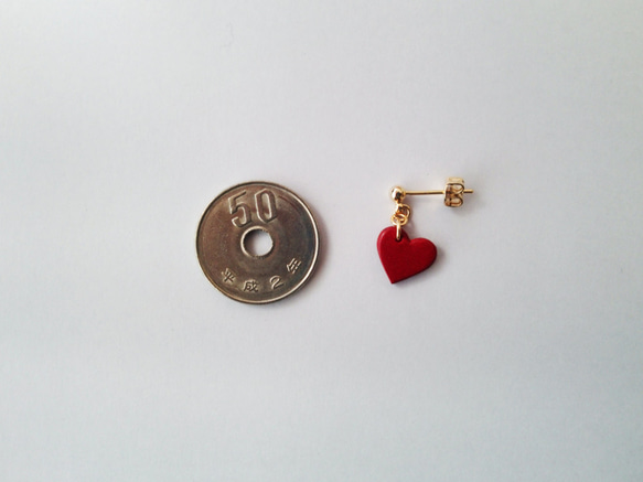 14k gold filled small heart earrings（釘狀耳環） 【Dark red×Black】 第4張的照片