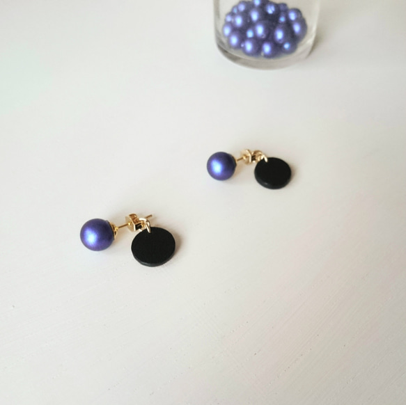 round × pearl　ピアス　ダークブルー 3枚目の画像