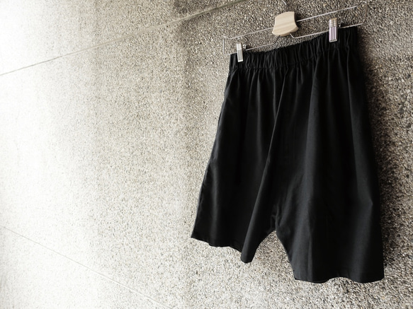 I . A . N Design 森.空 - 短褲（黑）平織有機棉 Organic Cotton 第10張的照片