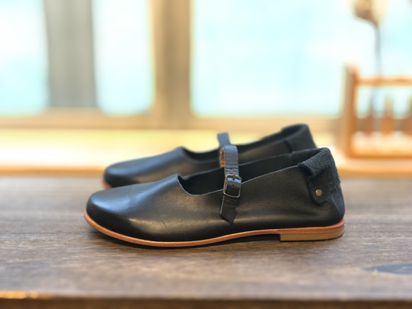 ハンドメイドシューズ クスノキシューズ「元町」ブラック 5枚目の画像