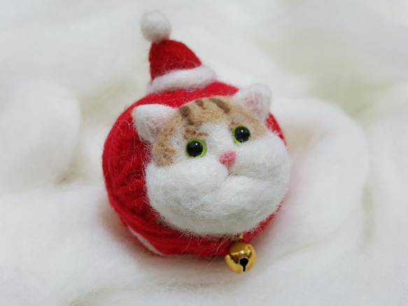原創羊毛氈 "貓"線球鑰匙圈 聖誕節聖誕老公公貓款 第4張的照片