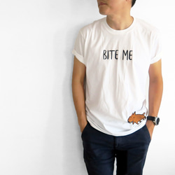 【Bite Me - DOG】しわくちゃTシャツ 3枚目の画像