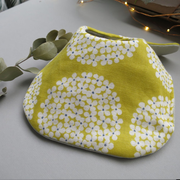 手工圍兜兜-北歐風亮芥黃小白花 第2張的照片