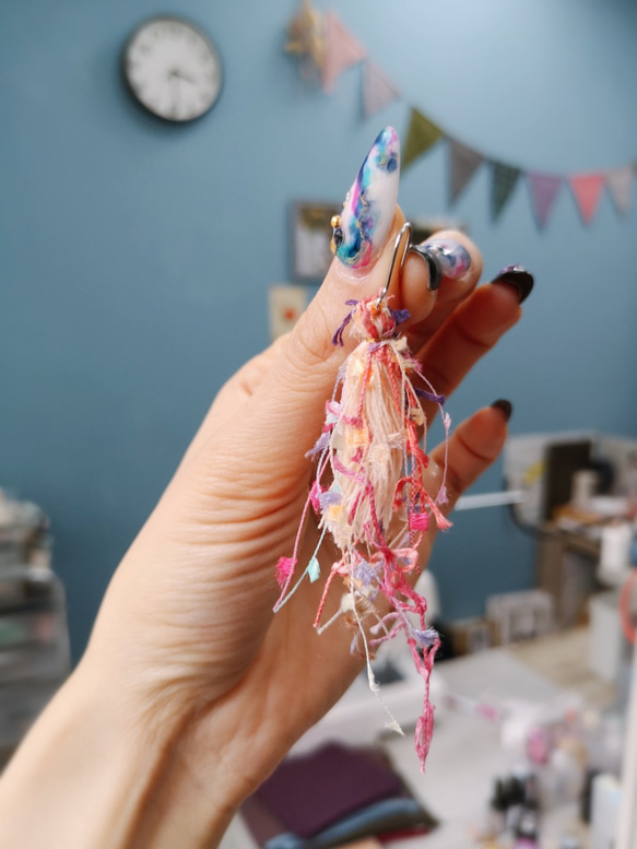 手工繽紛粉色系毛線織耳飾A 第2張的照片