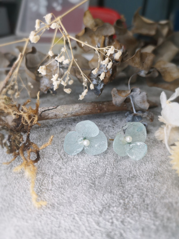 經典系列--素雅單朵繡球花款耳環-水藍 第1張的照片