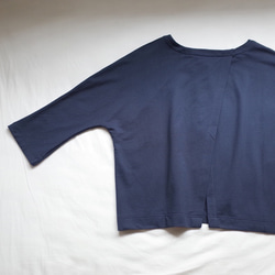 Long Sleeved Split Back Top Sweatshirt 9枚目の画像