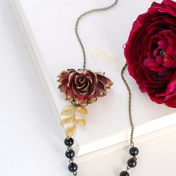 維多利亞風黑珍珠搭配勃艮第酒紅色玫瑰墜項鍊Victorian Dark Burgundy Rose Necklace 第2張的照片