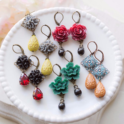 レッド フラワーとグラス パールのピアス。 Burgundy Flower Black Pearl Pierce 5枚目の画像