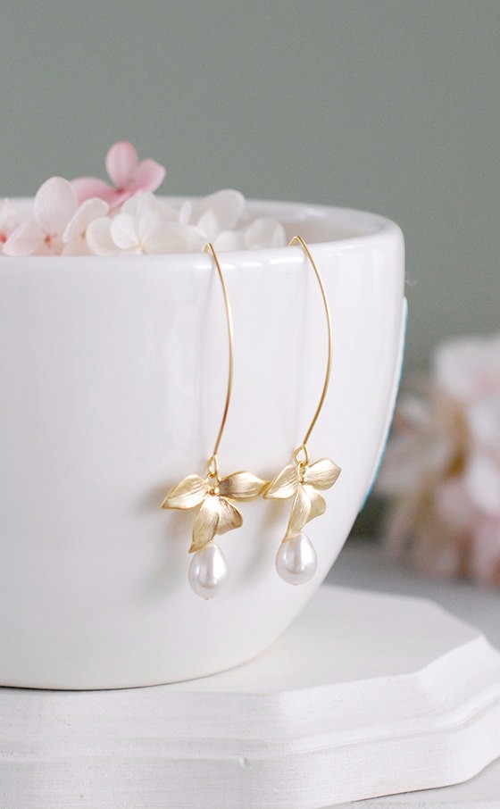 ユリの花とパールのピアス Gold Orchid Flower Cream Glass