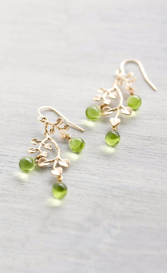 ペリドット ストーン ブランチ ピアスGold Leaf Tree Branch Peridot Pierce 2枚目の画像