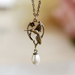 幸せを運ぶ鳥ハミングバードのネックレス。LeChaim Jewelry hummingbird necklace 1枚目の画像