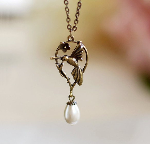 幸せを運ぶ鳥ハミングバードのネックレス。LeChaim Jewelry hummingbird necklace 1枚目の画像
