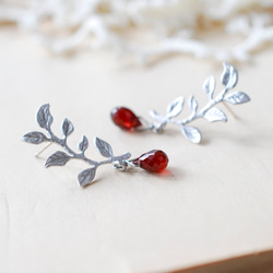 Silver Leaf Branch with Garnet pierce シルバーリーフ ガーネット ピアス 1枚目の画像