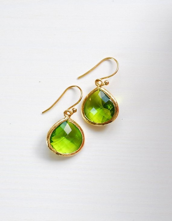 LeChaim Jewelry 橄欖石綠色玻璃吊式耳環 第4張的照片