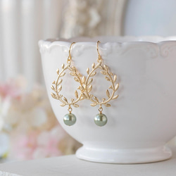 LeChaim珠寶★母親節禮物★月桂樹花圈和鼠尾草綠色珍珠耳環 第1張的照片