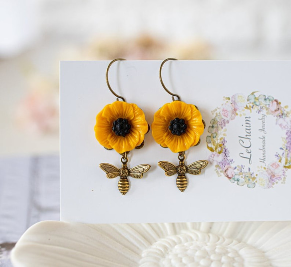 春季黃色花朵和蜜蜂耳環小可愛 第2張的照片