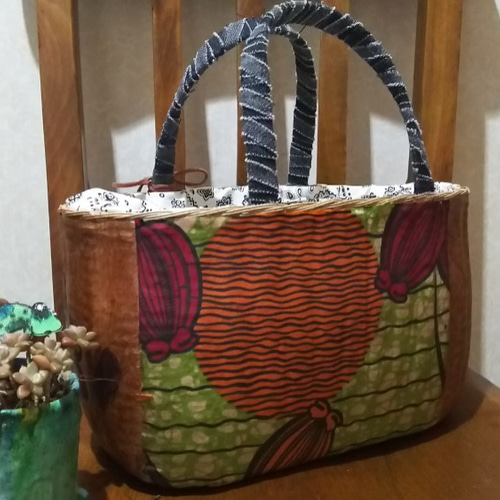 新作！アフリカ布とデニムと一閑張りのコラボ！クラフトバック内布付き