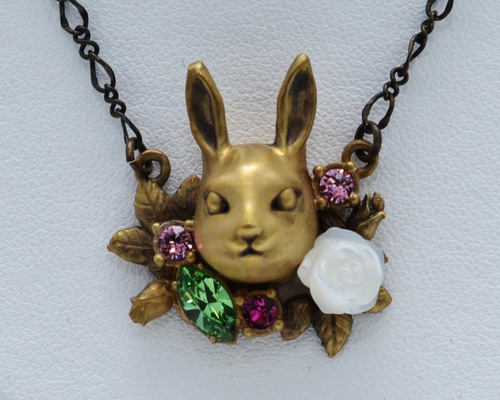 RUKURUKU/夢の国のうさぎ　お城　薔薇　蓄光　オルゴナイトネックレス 勾玉オルゴナイトネックレス【龍】で心の平和と幸福を手に入れよう