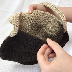 手編みの丸型トートバッグ 3枚目の画像