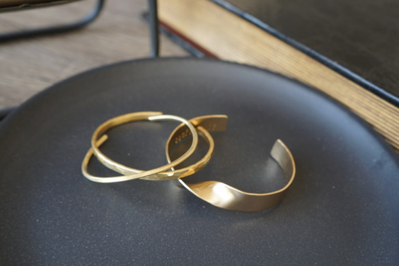 免運費：刻字黃銅手鐲套裝，男女通用 第1張的照片