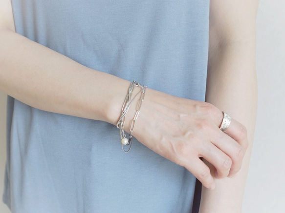 “quiet.uniquely” 2/3 向長項鍊/手鍊 第1張的照片